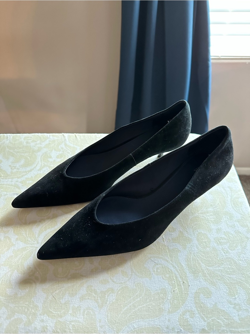 Zara Black Pointed Toe Suede Ballet Flats